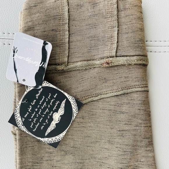 New with tags! FREE PEOPLE MOVEMENT Hybrid Legging in ARMY Size XS - Picture 9 of 16